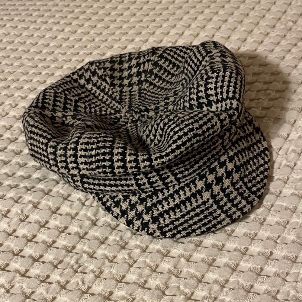 Vintage 60s Black and White Houndstooth Cap